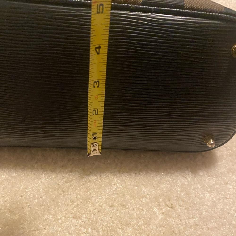 Gorgeous FENDI BAG! - Picture 8 of 12